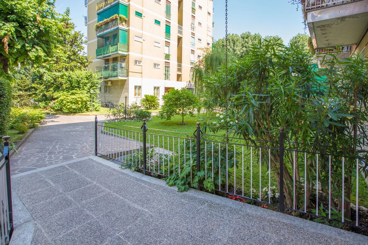 Linate Airport Apartment Milão Exterior foto