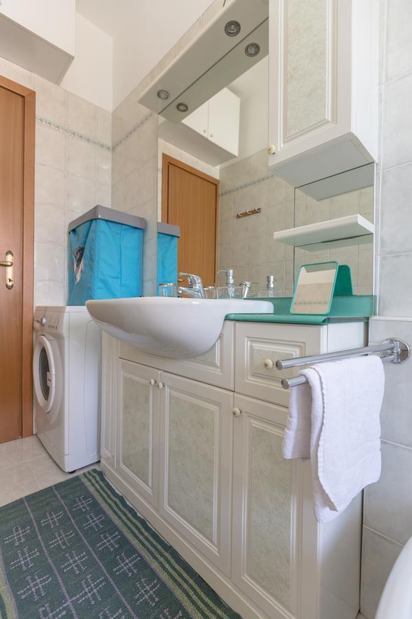 Linate Airport Apartment Milão Exterior foto