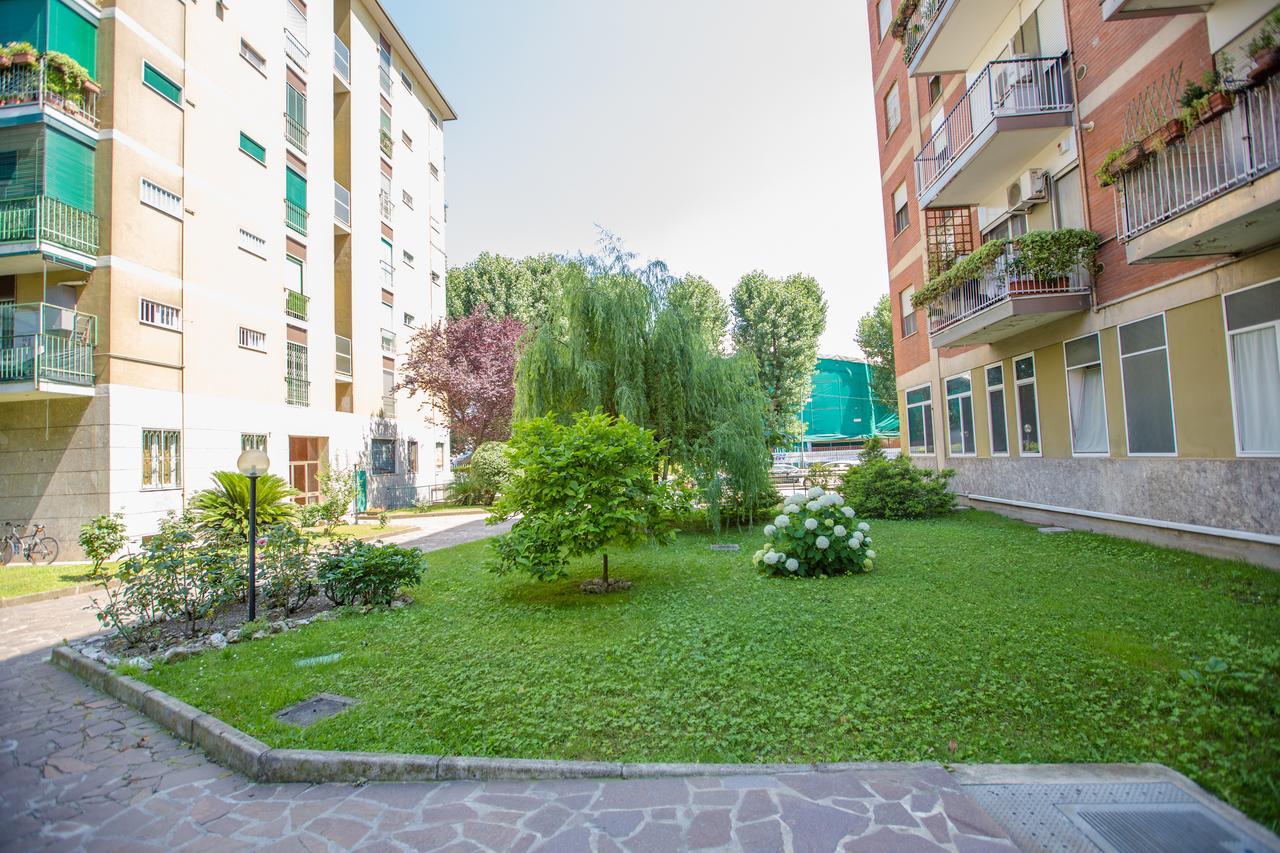 Linate Airport Apartment Milão Exterior foto